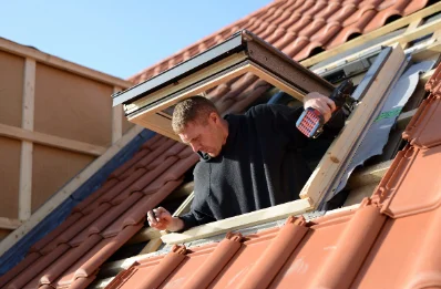 Pose de fenêtres de toit Velux au Croisty